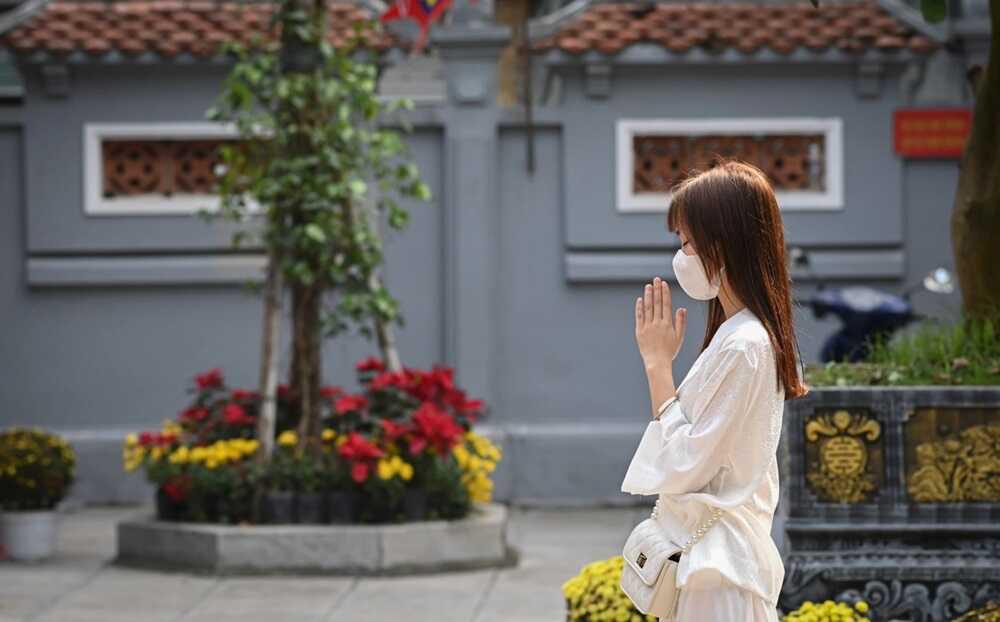 Nhiều người đến chùa Hà đã cầu được mối duyên lành. 